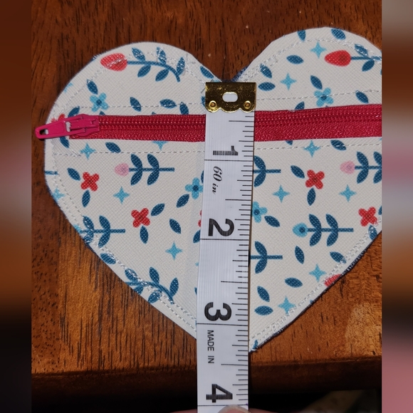 $1 Homemade Heart Coin Purse - Picture 2 of 8